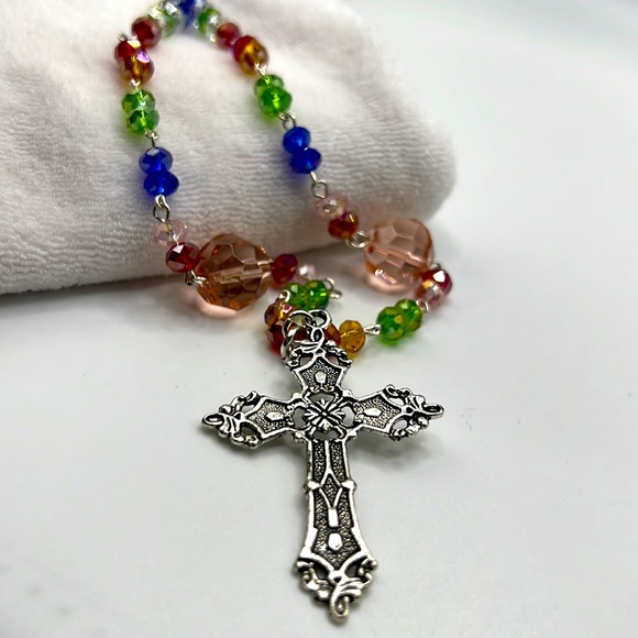 Beautiful Beaded Cross Rear View mirror Hanger - Picture 1 of 2